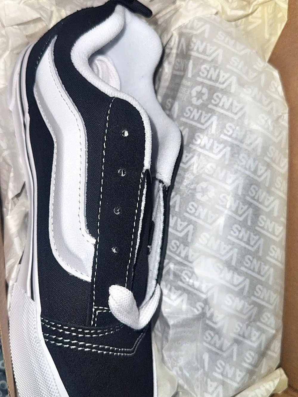 Vans Knu Skool Black True White Black & White Sneakers US Kids 6.5 Woman 8
